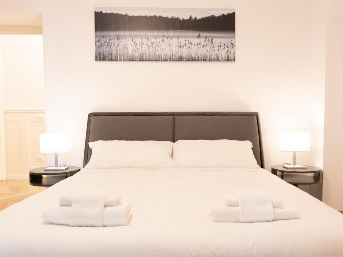The Best Rent - Elegant Five-Bedrooms Apartment Near Colosseo Rome Bagian luar foto