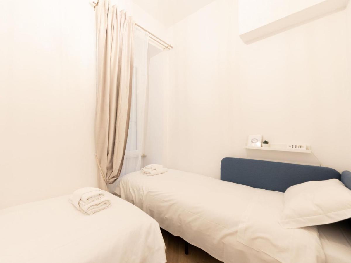 The Best Rent - Elegant Five-Bedrooms Apartment Near Colosseo Rome Bagian luar foto