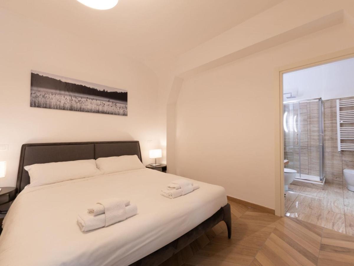 The Best Rent - Elegant Five-Bedrooms Apartment Near Colosseo Rome Bagian luar foto