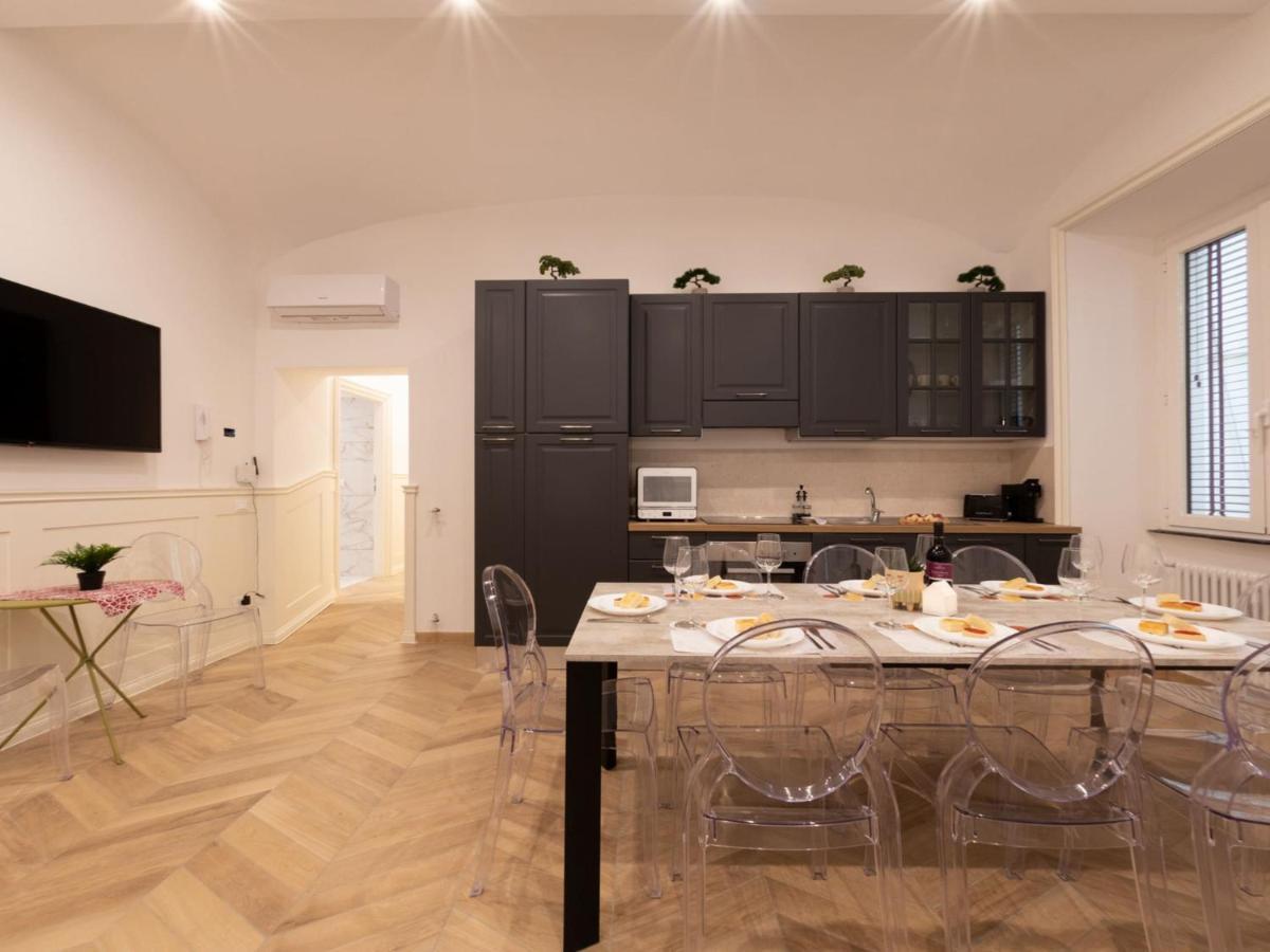 The Best Rent - Elegant Five-Bedrooms Apartment Near Colosseo Rome Bagian luar foto